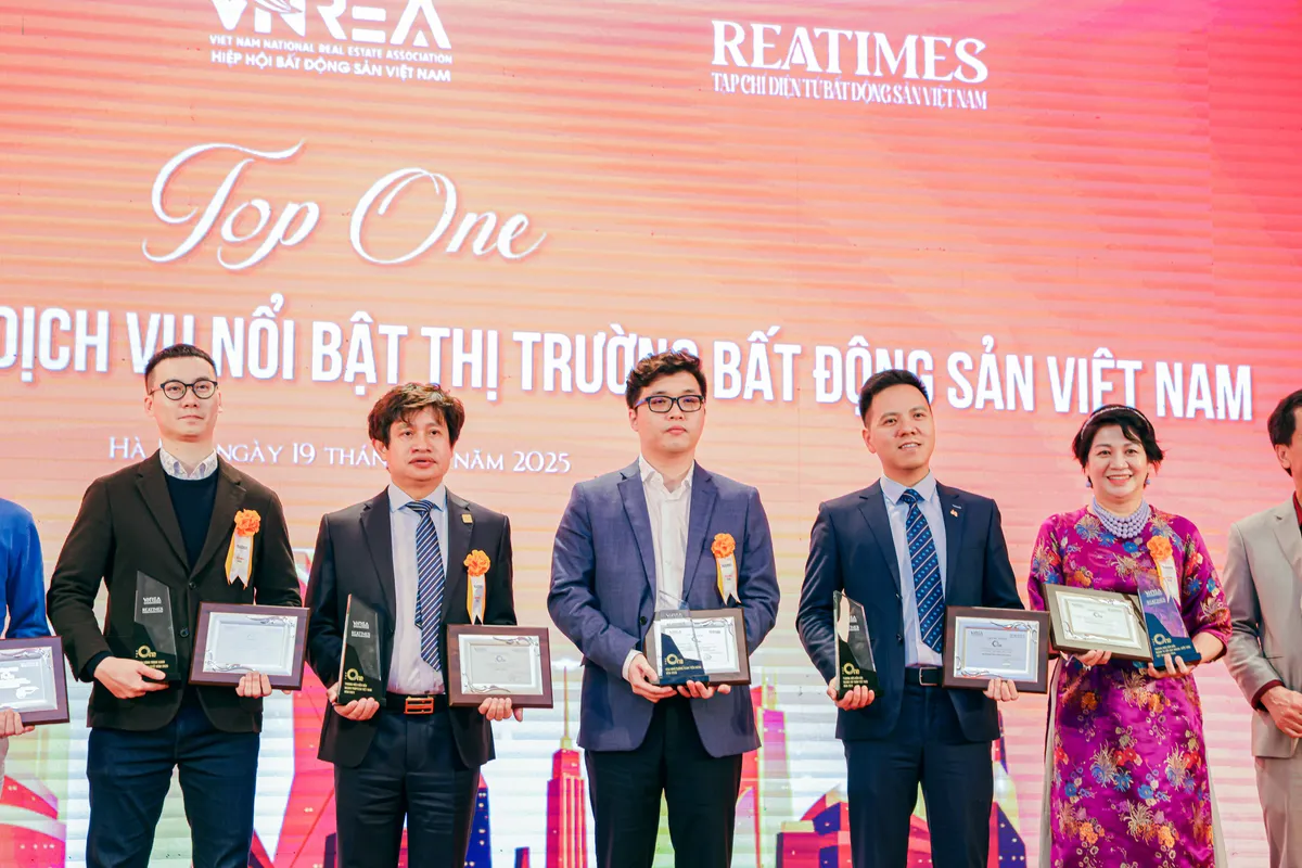 Phương Đ&ocirc;ng Asahi tỏa s&aacute;ng với giải thưởng Top One Khu nghỉ dưỡng xanh tiềm năng năm 2025 - Ảnh 1.