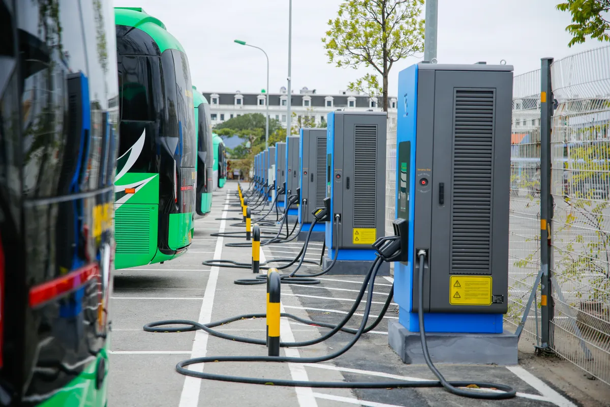 H&agrave; Nội đưa th&ecirc;m h&agrave;ng trăm xe bu&yacute;t điện v&agrave;o vận h&agrave;nh  - Ảnh 1.