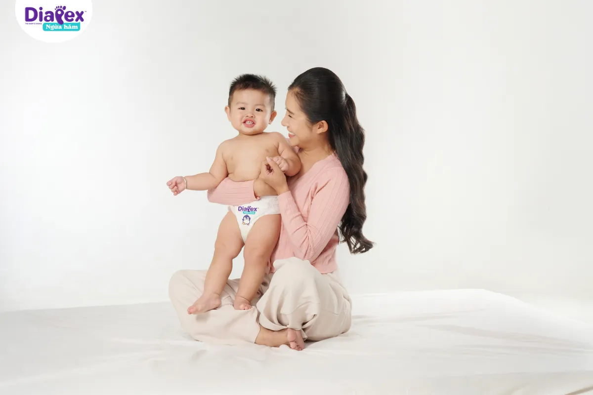 Tập đo&agrave;n h&agrave;ng đầu Malaysia ra mắt t&atilde; Diapex Ultra 8IN1 ngừa hăm vượt trội - Ảnh 1.