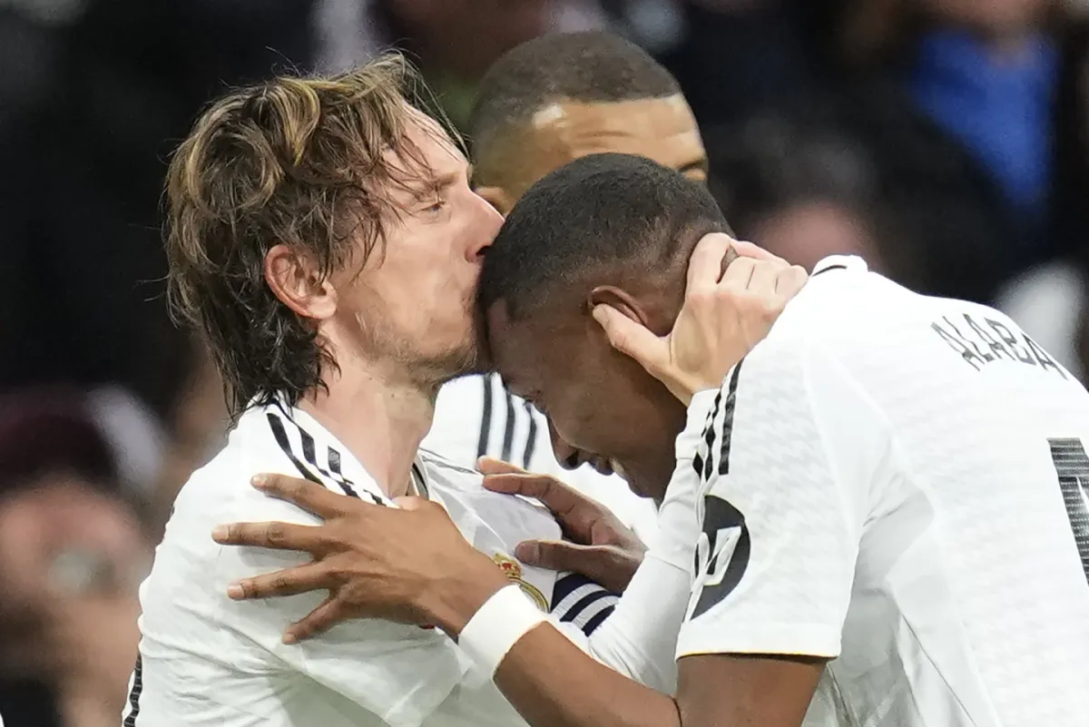 Luka Modric là món quà dành cho bóng đá - Ảnh 1.