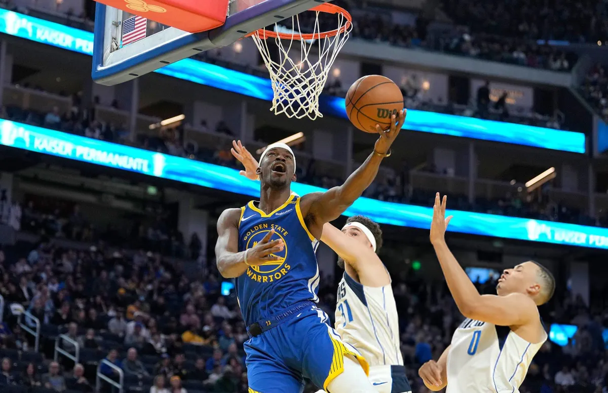 Steve Kerr so sánh Jimmy Butler với huyền thoại của Golden State Warriors - Ảnh 1.