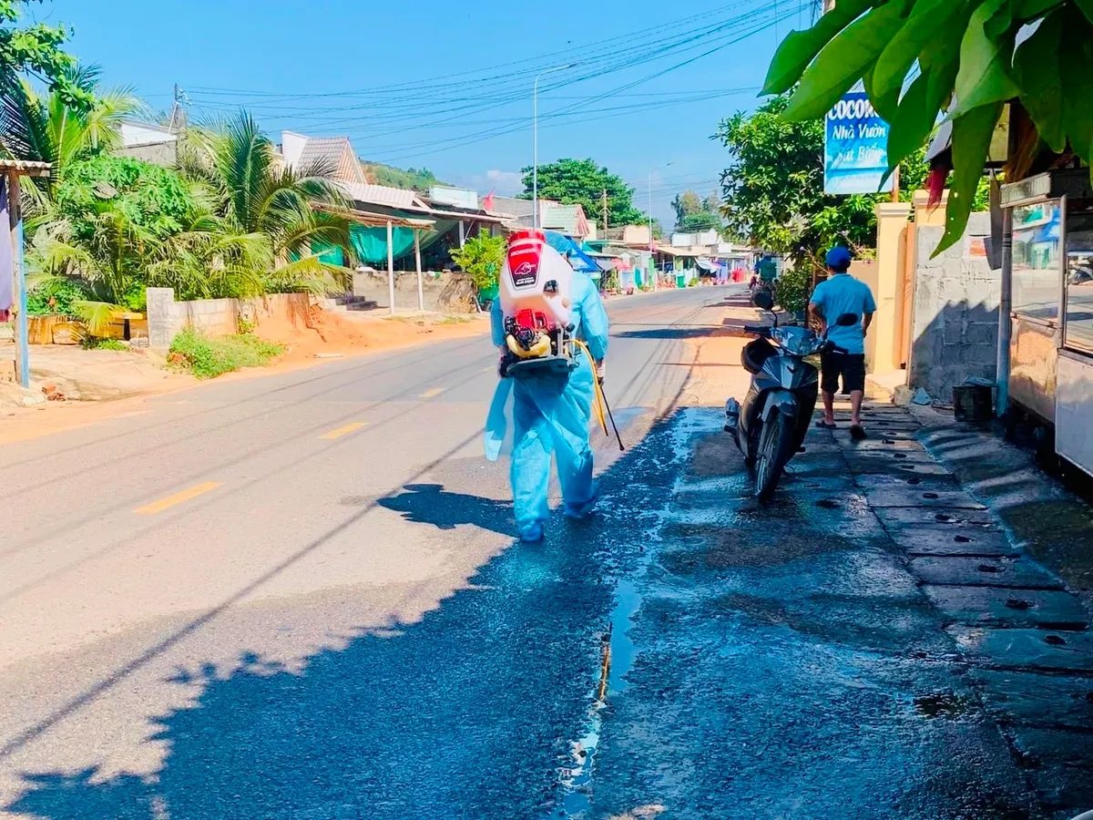 Chó dại tấn công người ở Bình Thuận - Ảnh 1.