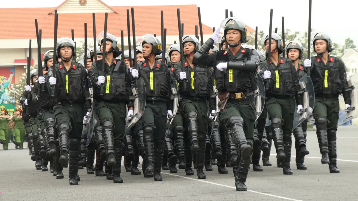 TP Hồ Ch&iacute; Minh: Hơn 3 ngh&igrave;n c&aacute;n bộ, chiến sĩ thuộc lực lượng vũ trang ra qu&acirc;n huấn luyện - Ảnh 3.