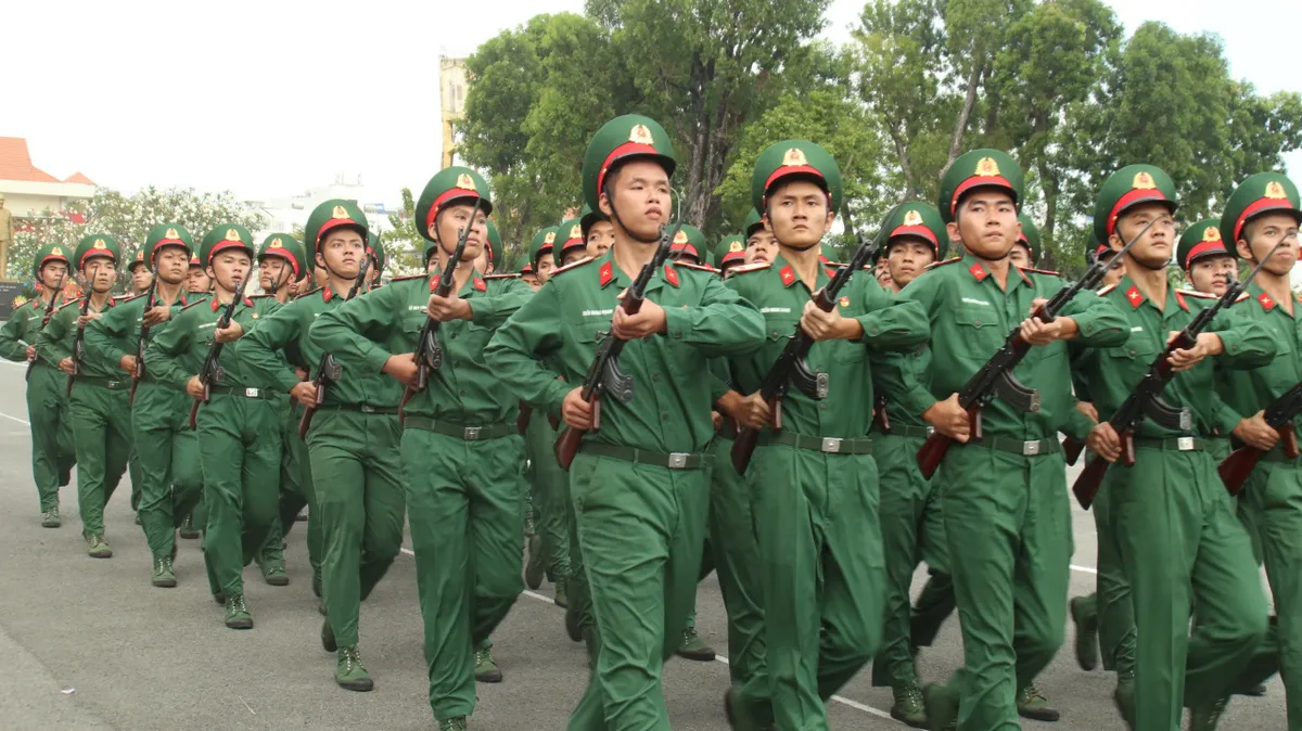 TP Hồ Ch&iacute; Minh: Hơn 3 ngh&igrave;n c&aacute;n bộ, chiến sĩ thuộc lực lượng vũ trang ra qu&acirc;n huấn luyện - Ảnh 4.