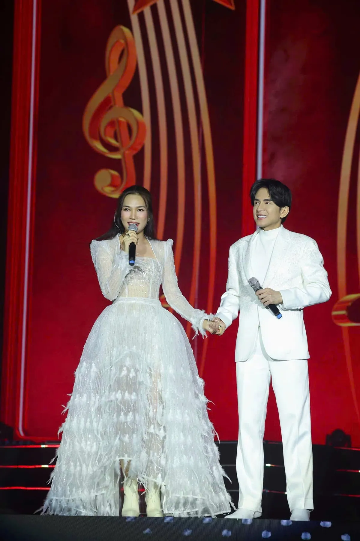 Đạo diễn Phạm Hoàng Giang tiết lộ về màn tái hợp bùng nổ của Mỹ Tâm - Đan Trường tại Hà Nội - Ảnh 1.