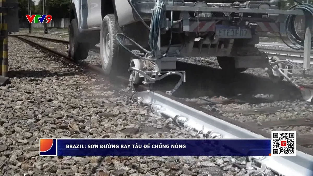 Brazil: Sơn trắng đường ray tàu để chống nóng Brazil: Sơn trắng đường ray tàu để chống nóng