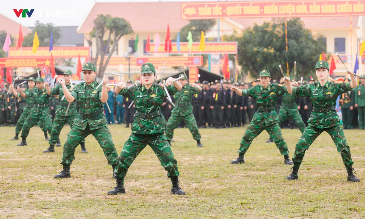 Lực lượng vũ trang tỉnh Nghệ An ra quân huấn luyện năm 2025 - Ảnh 7.