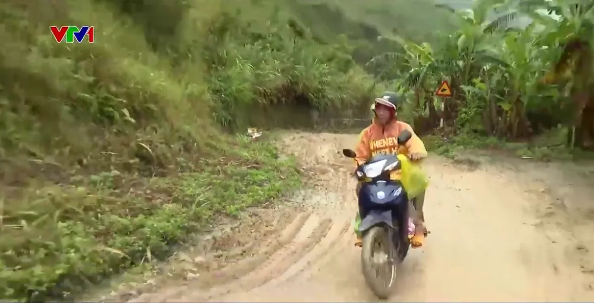 Đường tr&aacute;nh ngập c&ocirc;ng tr&igrave;nh thủy điện Đắk Đrinh 8km x&acirc;y 10 năm vẫn chưa xong - Ảnh 1.