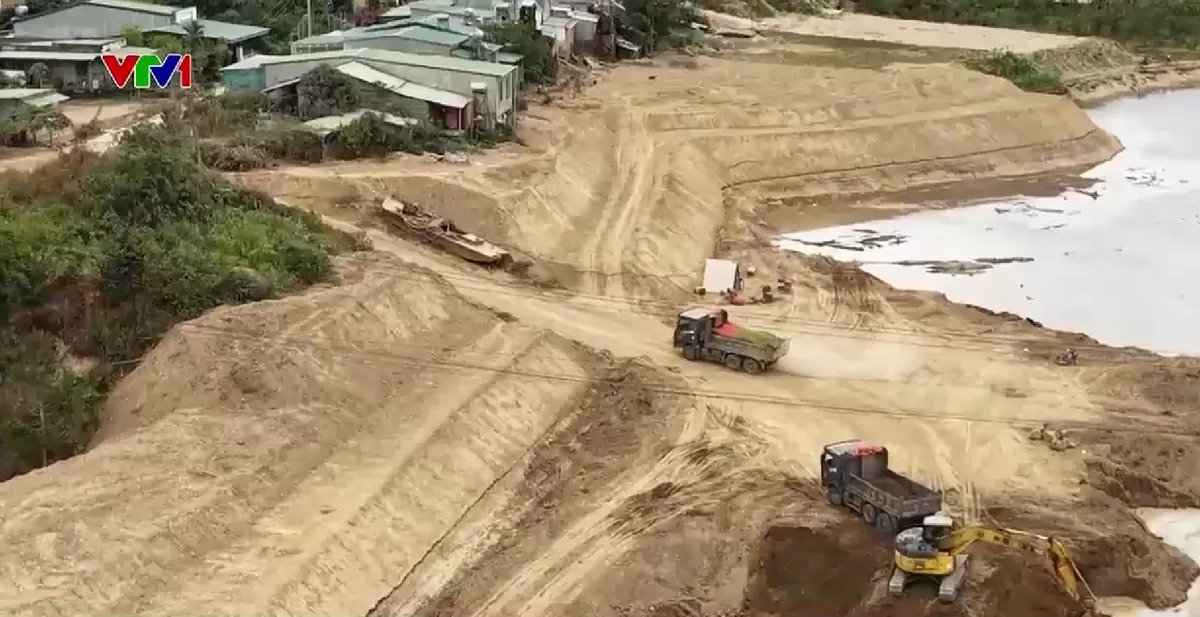 Núp bóng nạo vét sông, hồ để khai thác khoáng sản - Ảnh 1.