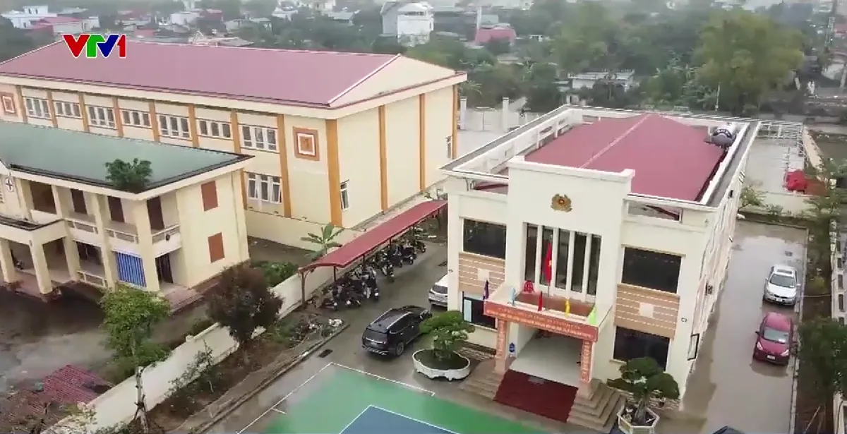 Công an xã, phường giải quyết thủ tục hành chính - Ảnh 2.
