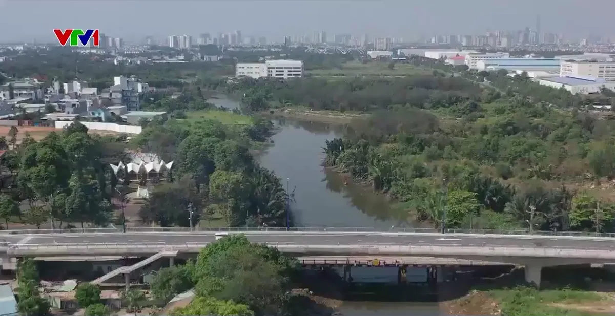 TP Hồ Chí Minh: Thông một nhánh cầu Tăng Long - Ảnh 1.