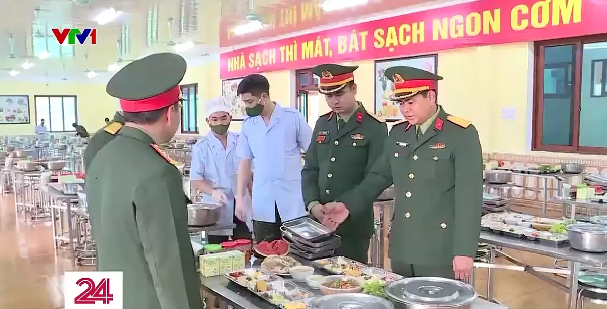 Khí thế ngày ra quân huấn luyện đầu năm - Ảnh 4.