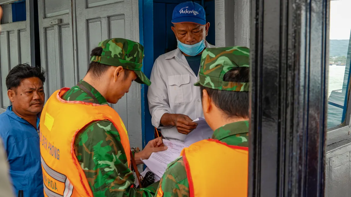 Nha Trang: Biên phòng bảo vệ an ninh biên giới biển, phát triển kinh tế địa phương - Ảnh 4.