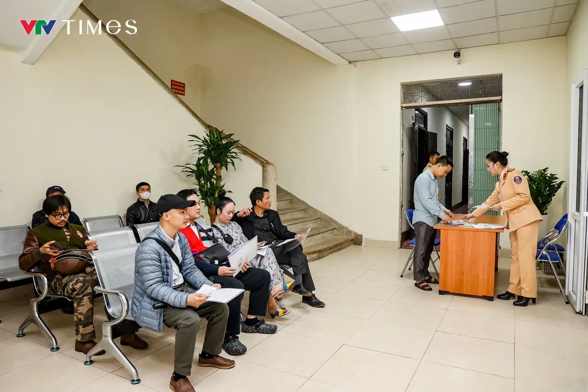 Hà Nội: Cấp đổi giấy phép lái xe nhanh gọn, không còn cảnh xếp hàng dài - Ảnh 7.