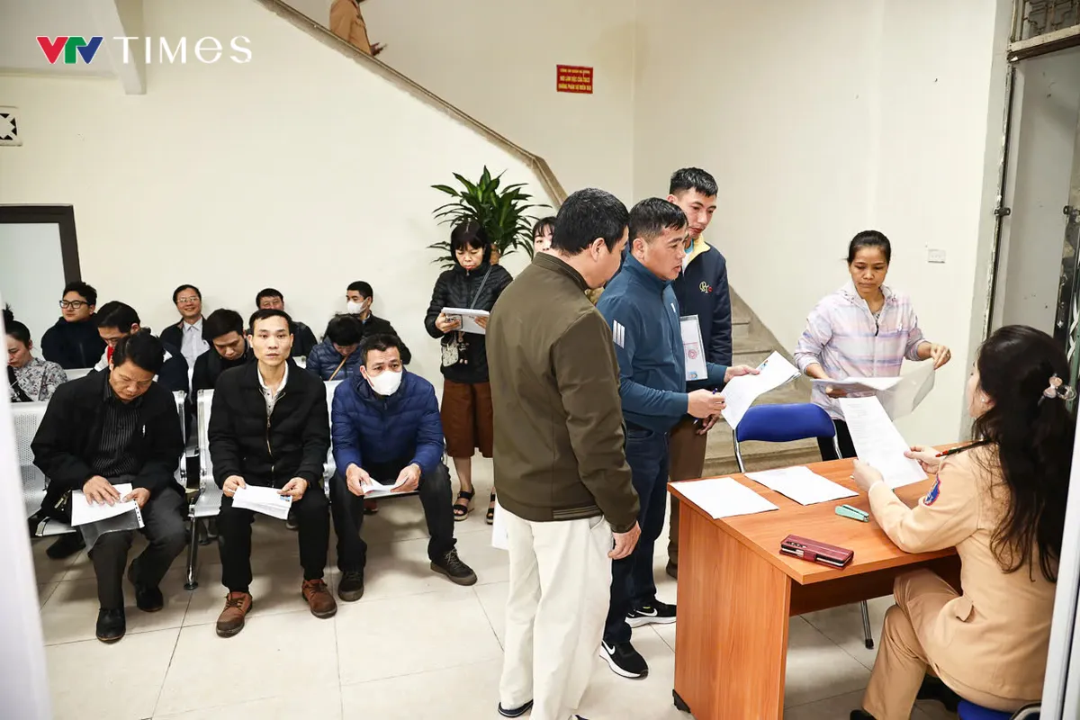 Hà Nội: Cấp đổi giấy phép lái xe nhanh gọn, không còn cảnh xếp hàng dài - Ảnh 2.