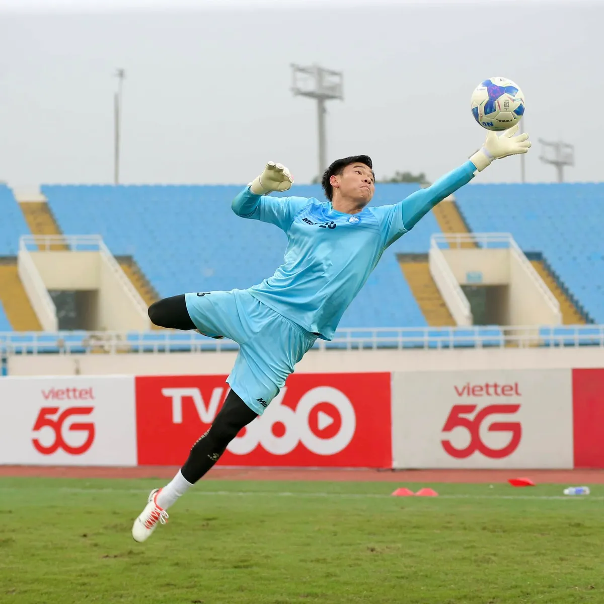 Tâm điểm Công An Hà Nội FC vs Thép Xanh Nam Định: Gương kia ngự ở trên tường, 8/3 ai đá đẹp được dường như ta? - Ảnh 5.