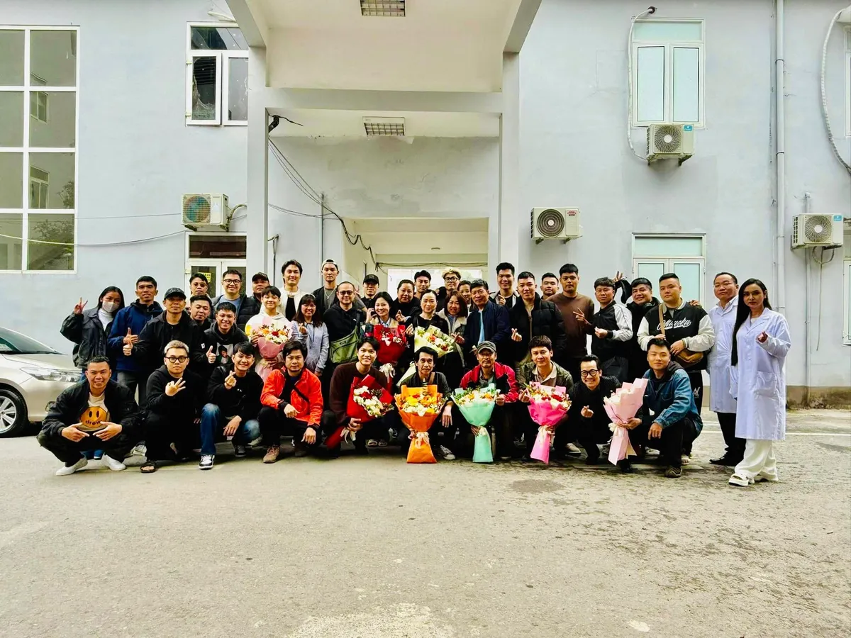 Những chặng đường bụi bặm đóng máy - Ảnh 2.