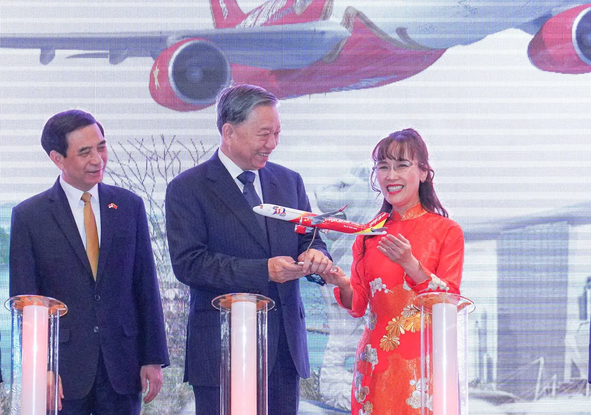 Tổng Bí thư Tô Lâm chứng kiến Vietjet công bố đường bay thẳng Singapore - Phú Quốc và trao thỏa thuận tài chính tàu bay trị giá 300 triệu USD - Ảnh 2.