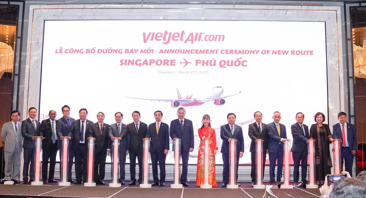 Tổng Bí thư Tô Lâm chứng kiến Vietjet công bố đường bay thẳng Singapore - Phú Quốc và trao thỏa thuận tài chính tàu bay trị giá 300 triệu USD - Ảnh 4.