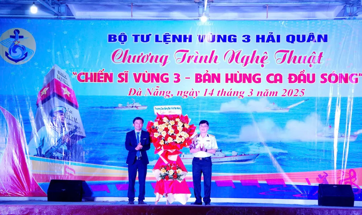S&ocirc;i nổi Chương tr&igrave;nh nghệ thuật Chiến sĩ V&ugrave;ng 3 &ndash; Bản h&ugrave;ng ca đầu s&oacute;ng - Ảnh 2.