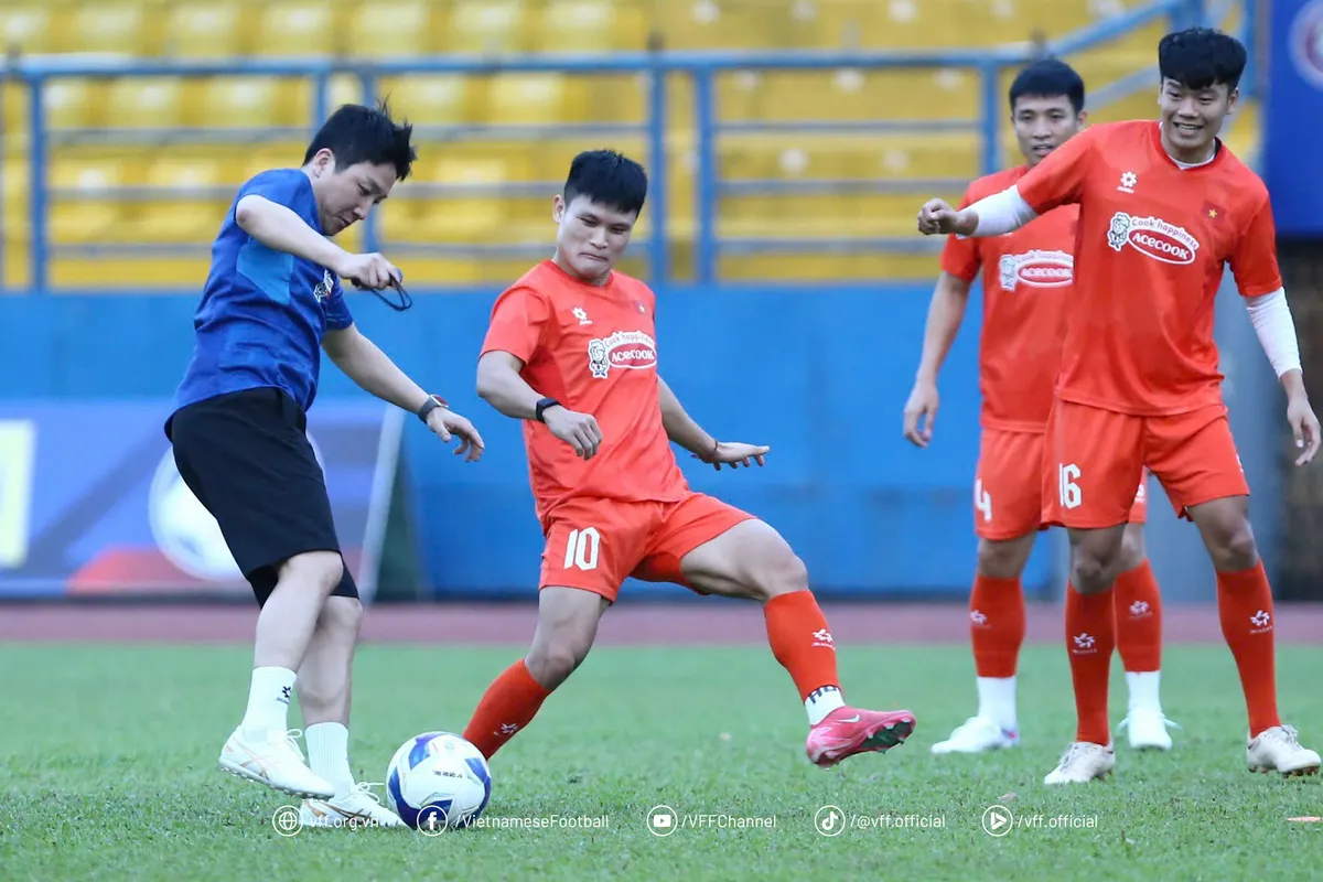 Đội tuyển Việt Nam đón tin vui với sự trở lại của Quả bóng Vàng Việt Nam 2024 - Ảnh 1.