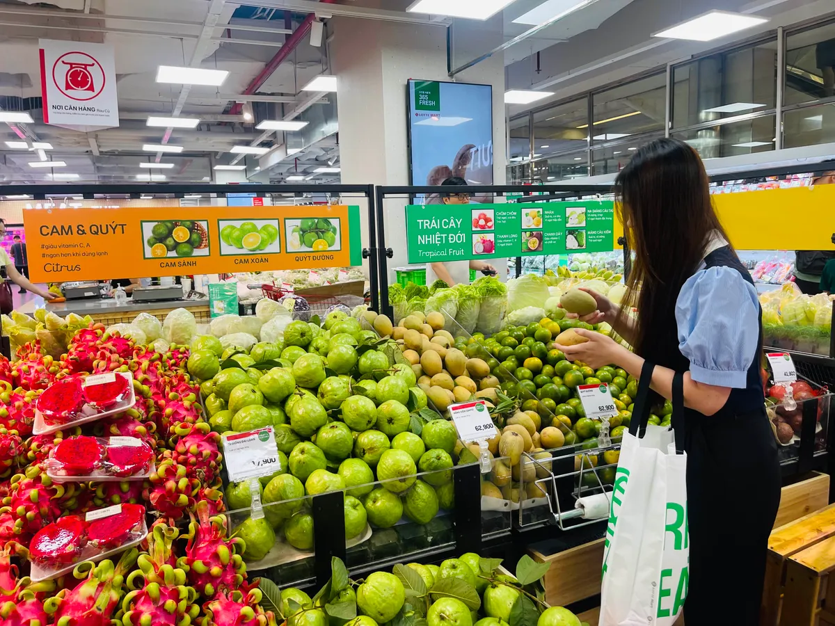 LOTTE Mart khuyến khích khách hàng giảm thiểu túi nilon - Ảnh 3.