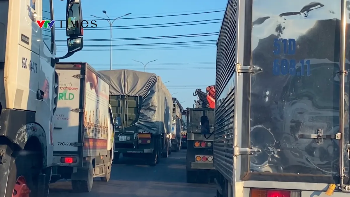 Thi công cống thoát nước gây cản trở giao thông trên Quốc lộ 51 - Ảnh 4.