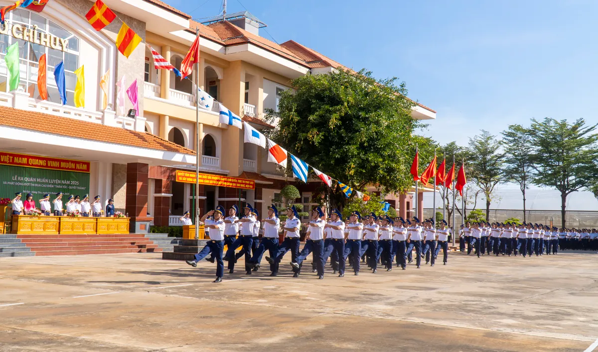 Vùng Cảnh sát biển 3: Huấn luyện như chiến đấu, rèn thép từng chiến sĩ - Ảnh 2.