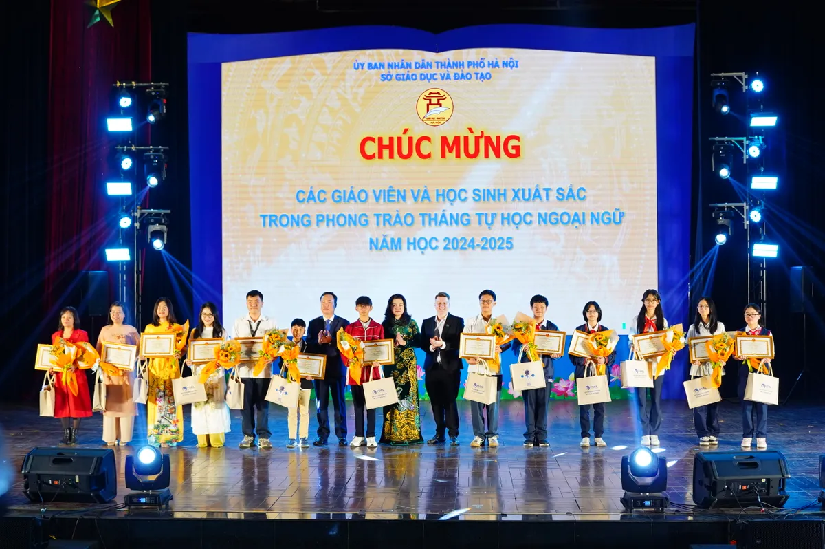 Hà Nội lan tỏa tinh thần tự học ngoại ngữ - Ảnh 3.