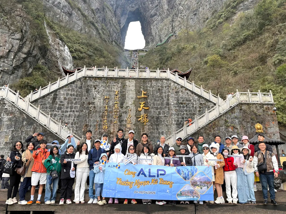 Hành trình du lịch xứ Trung cùng các Đại lý phân phối Nhôm An Lập Phát - Ảnh 1.