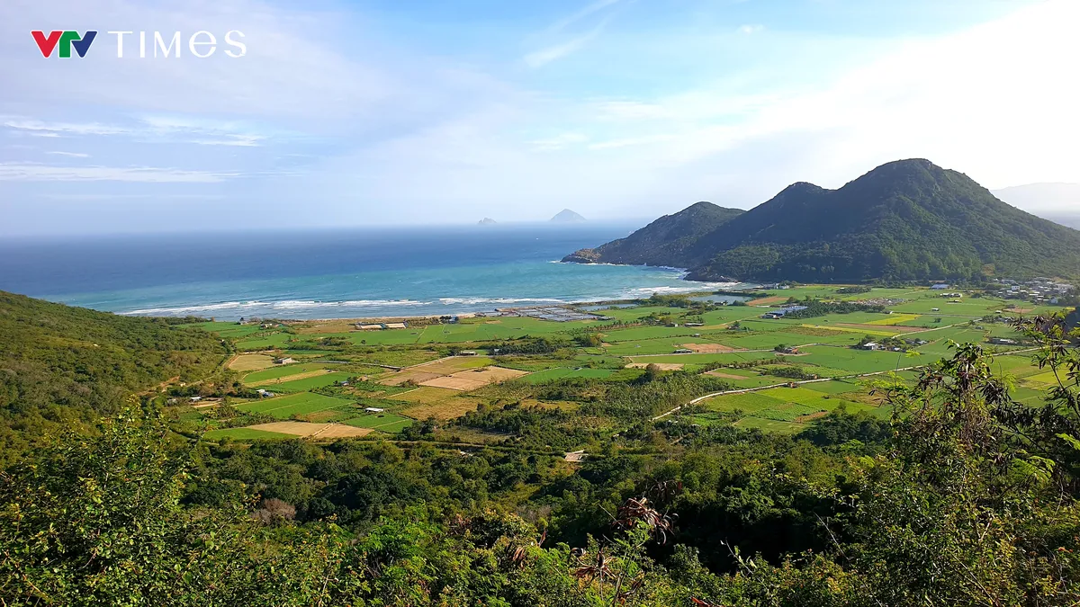 Gành Nhảy - Ninh Vân: Cung đường đèo ven biển uốn lượn giữa lưng chừng núi - Ảnh 10.
