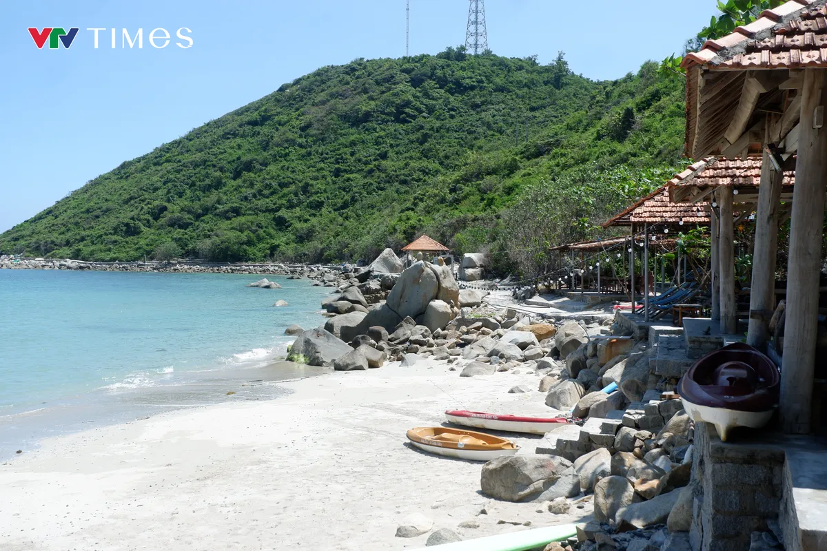 Gành Nhảy - Ninh Vân: Cung đường đèo ven biển uốn lượn giữa lưng chừng núi - Ảnh 2.