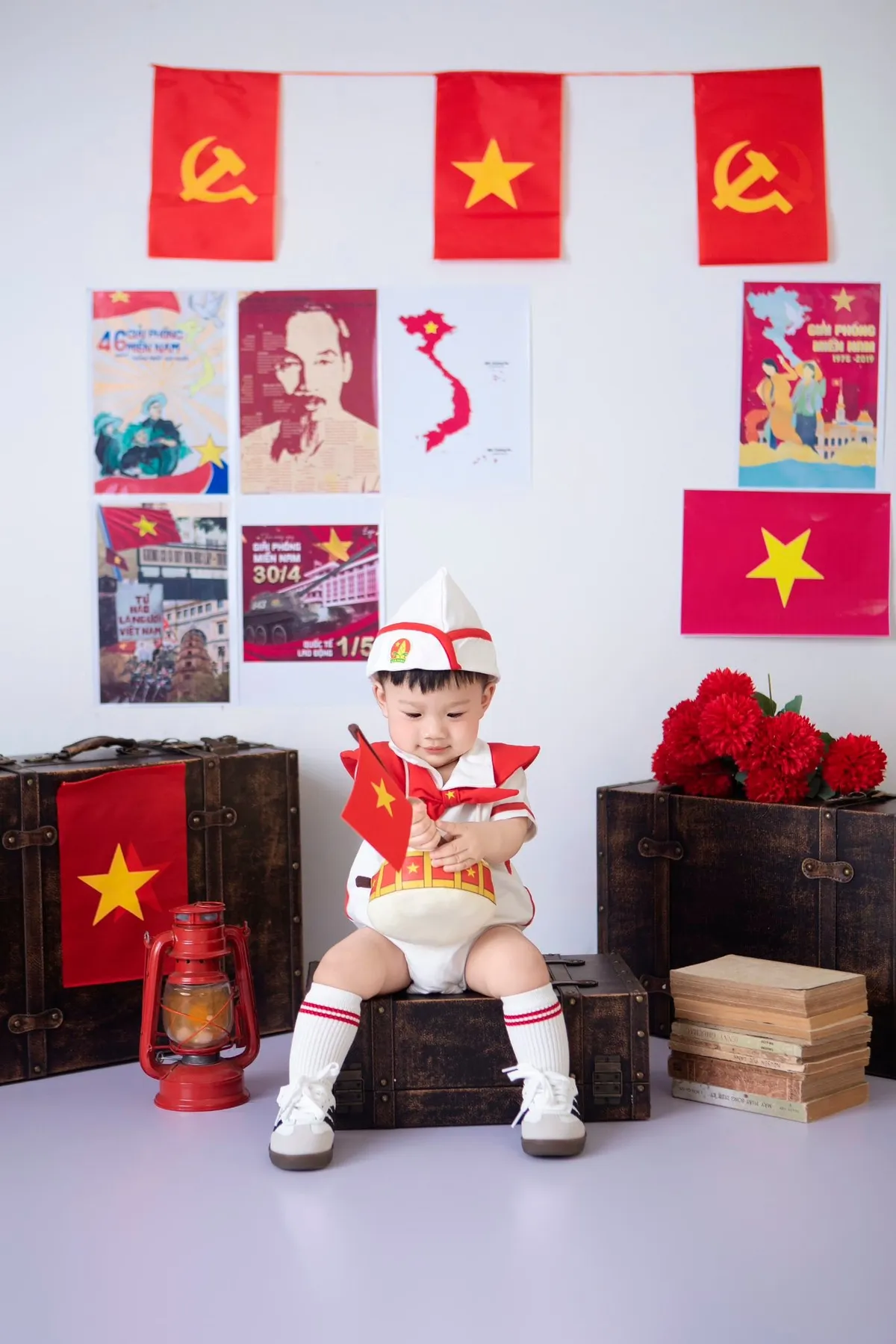 Mầm non yêu nước: Những bộ ảnh làm “đốn tim” cộng đồng mạng - Ảnh 2. Mầm non yêu nước: Những bộ ảnh làm “đốn tim” cộng đồng mạng - Ảnh 2.