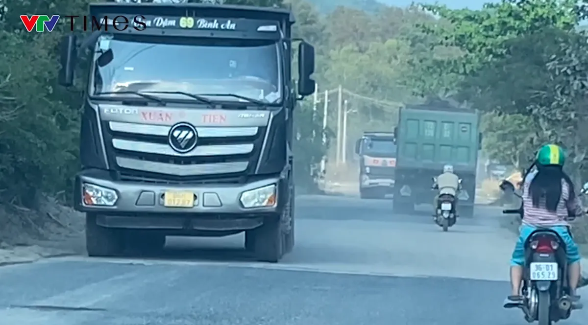 Cảnh b&aacute;o tai nạn do xe benz chở đất đ&aacute; g&acirc;y ra tr&ecirc;n Quốc lộ 51 - Ảnh 5.