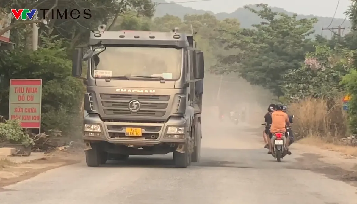 Cảnh b&aacute;o tai nạn do xe benz chở đất đ&aacute; g&acirc;y ra tr&ecirc;n Quốc lộ 51 - Ảnh 6.