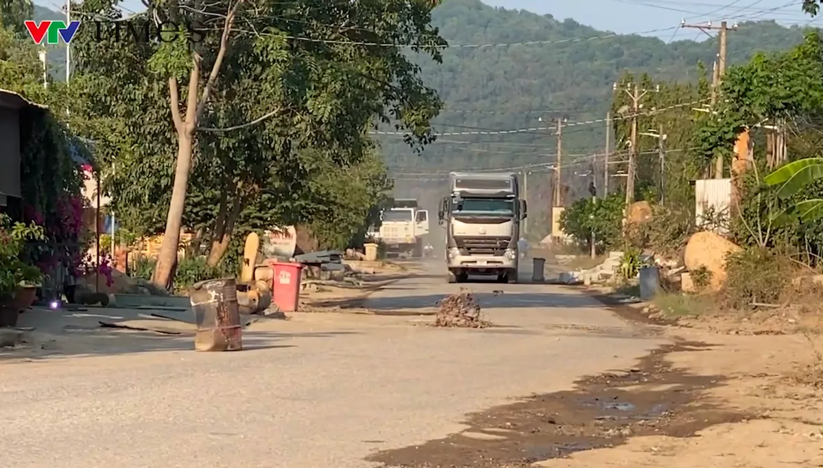 Cảnh b&aacute;o tai nạn do xe benz chở đất đ&aacute; g&acirc;y ra tr&ecirc;n Quốc lộ 51 - Ảnh 7.