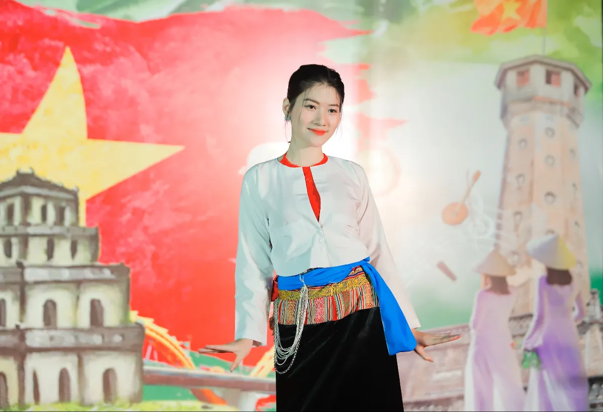 Hương Sắc Việt - Hành trình tôn vinh vẻ đẹp văn hóa dân tộc - Ảnh 13.