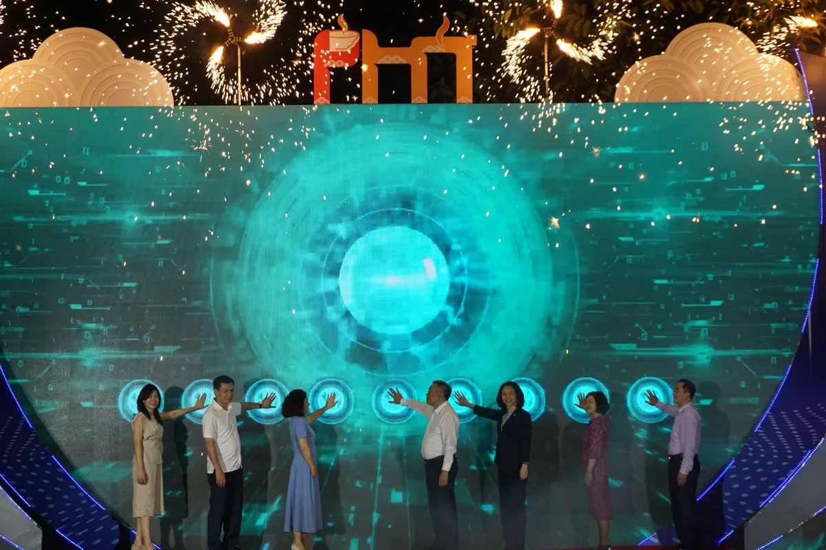 Khai mạc Festival Phở 2025: Kỷ nguyên số trong ẩm thực phở - Ảnh 1.