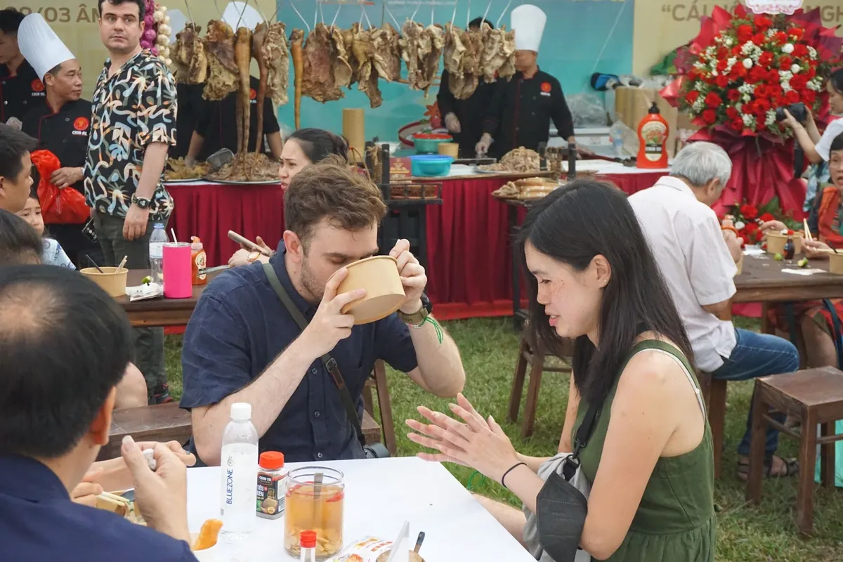 Khai mạc Festival Phở 2025: Kỷ nguyên số trong ẩm thực phở - Ảnh 6.