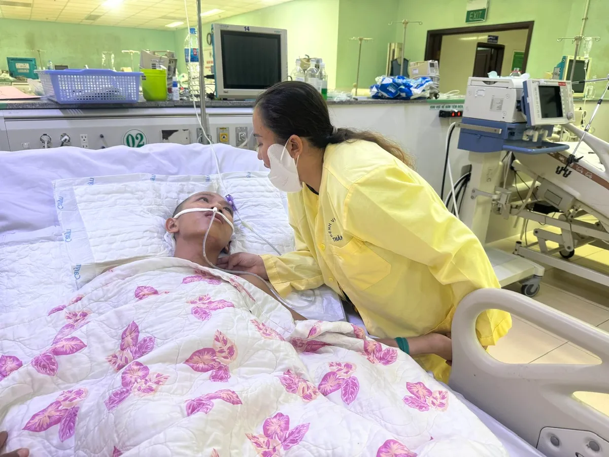 Bệnh viện Bà Rịa cứu sống bệnh nhân ngưng tim do điện giật - Ảnh 1.