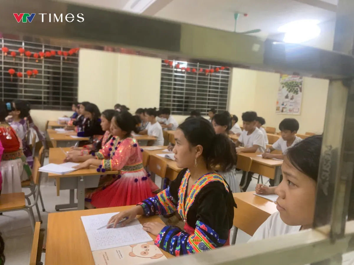 Người thầy giáo mang quân hàm nơi cuối trời Tây Bắc - Ảnh 2.