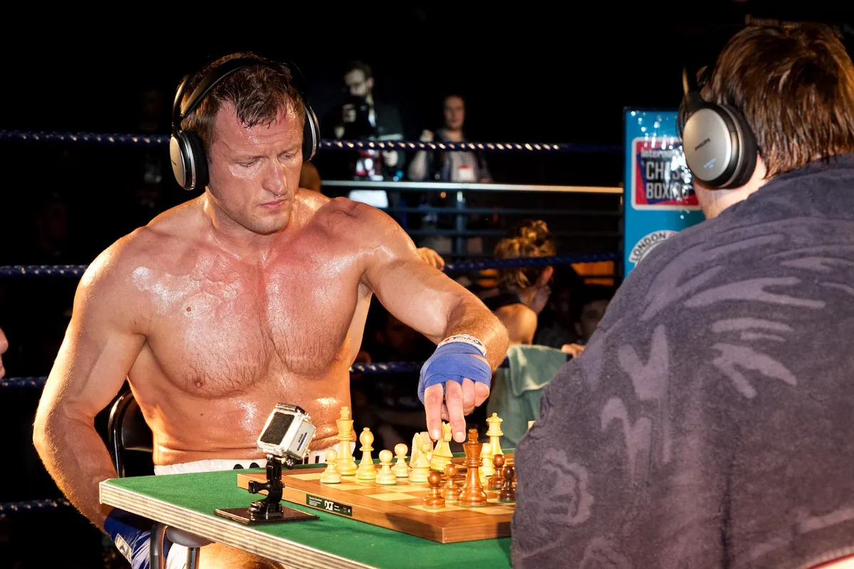 Chess Boxing là gì? Môn thể thao độc đáo kết hợp giữa cờ vua và Boxing - Ảnh 1.