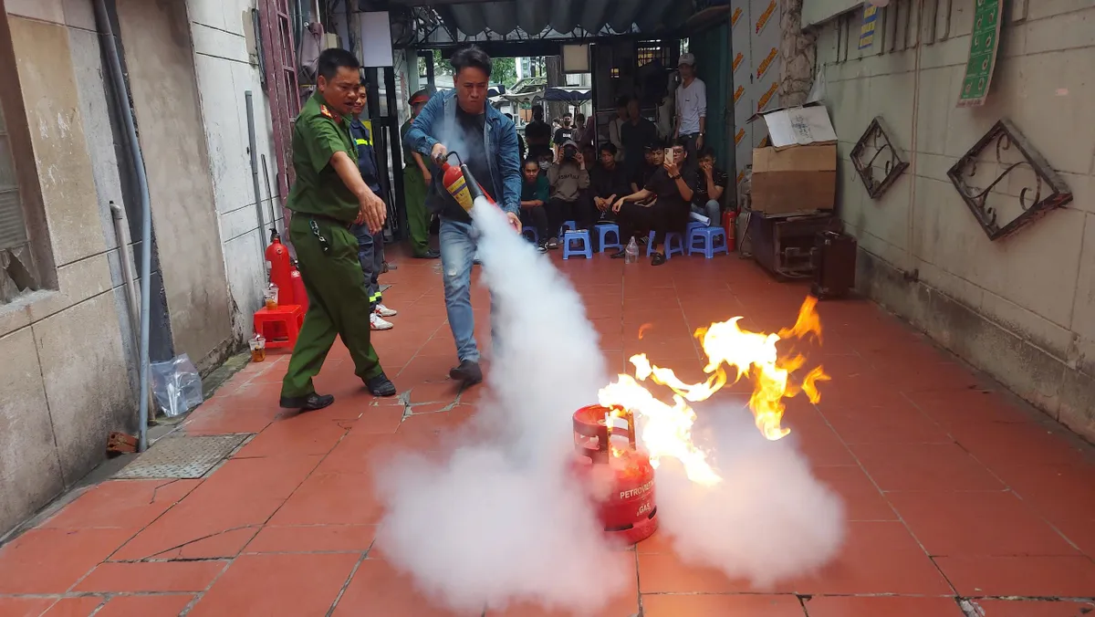 TP Hồ Chí Minh vào guồng cao điểm phục vụ Đại lễ 30/4 - Ảnh 3.