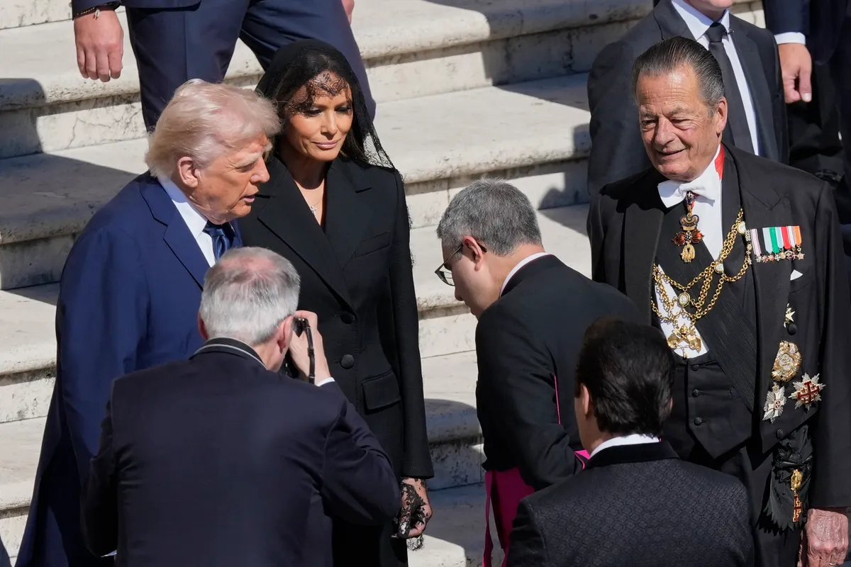 Ông Trump cùng nhiều nguyên thủ đã có mặt ở Vatican tham dự tang lễ Giáo hoàng Francis - Ảnh 2.