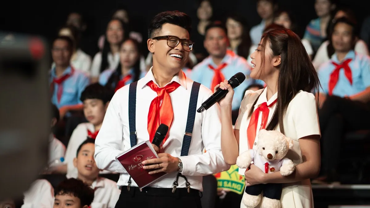 Giai điệu tự hào tháng 5: Khăn quàng thắm vai em - Ảnh 6.