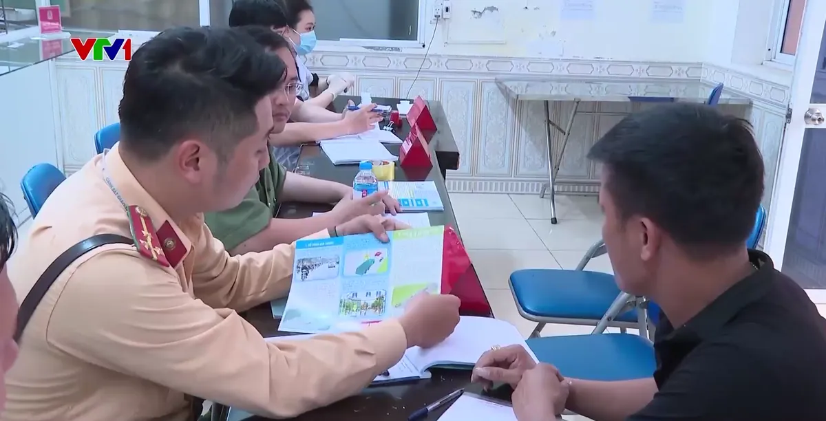 Nhiều giải pháp tăng cường kiểm soát đảm bảo giao thông dịp cao điểm - Ảnh 1.