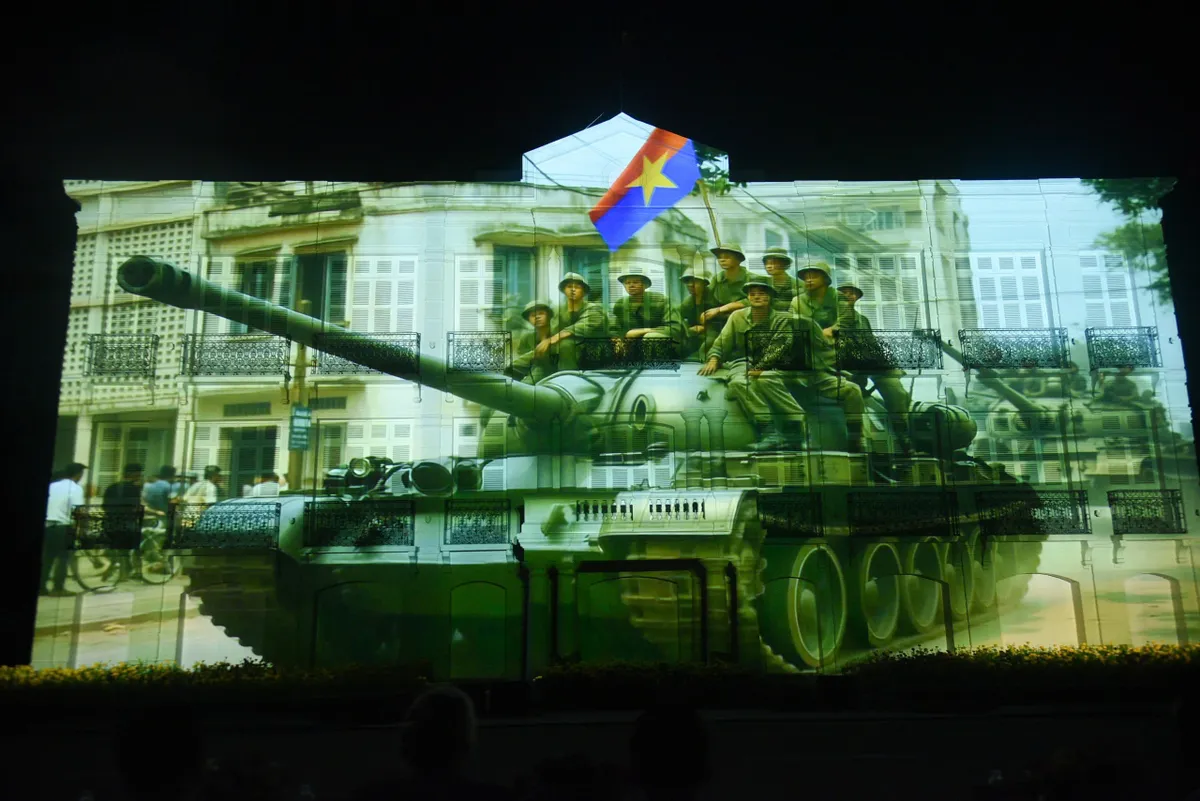 Trình chiếu phim 3D mapping “Câu chuyện Đà Nẵng- The story of Da Nang” - Ảnh 3.