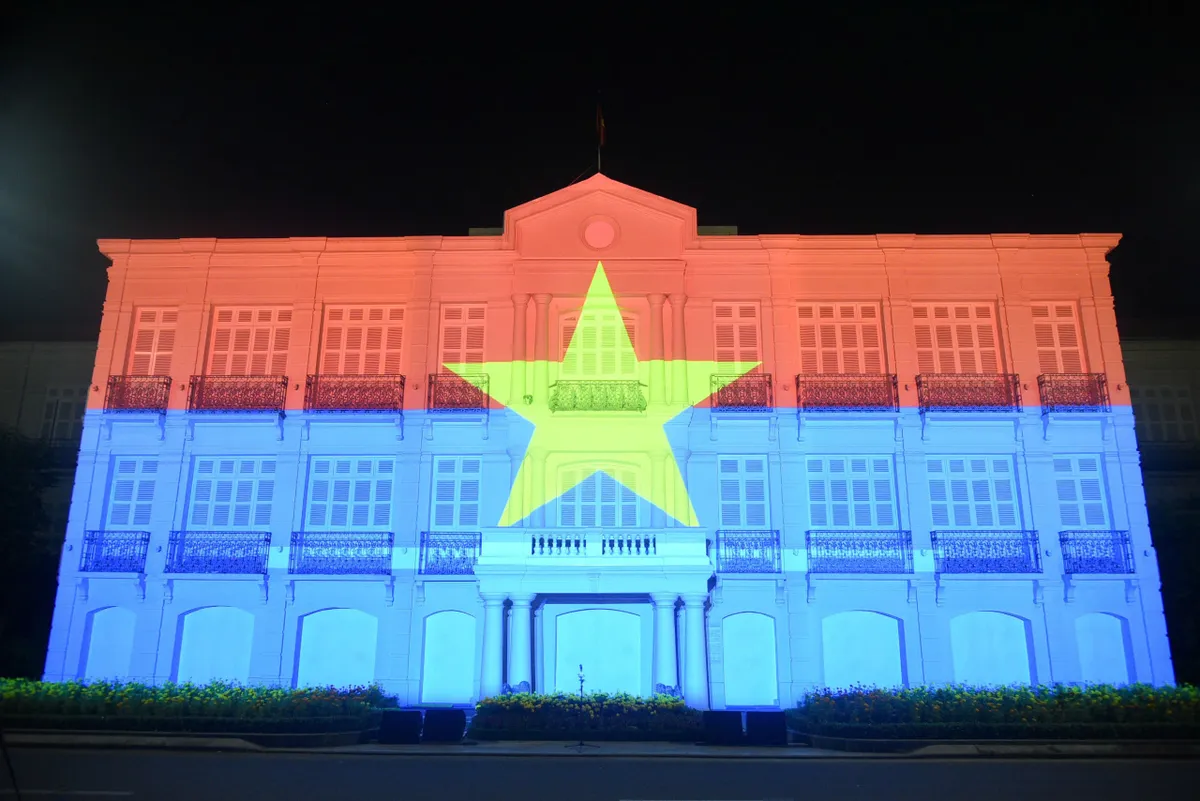 Trình chiếu phim 3D mapping “Câu chuyện Đà Nẵng- The story of Da Nang” - Ảnh 6.