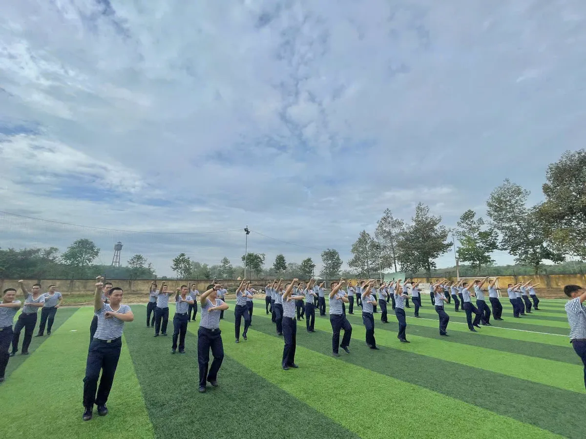 Vùng 2 Hải quân: Nhiều hoạt động sôi nổi dịp nghỉ lễ 30/4 và 1/5 - Ảnh 5.