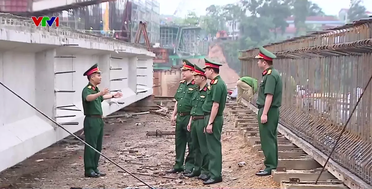 Đẩy nhanh tiến độ thi công cầu Phong Châu  - Ảnh 2.